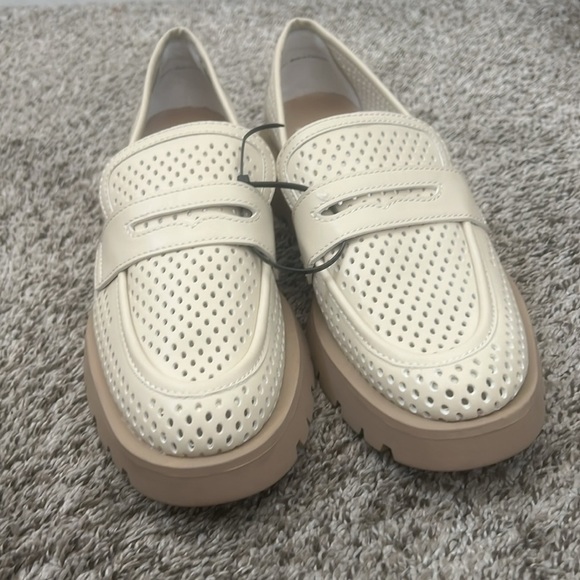 Dolce Vita Womens Malila Perforated Chunky Loafers - Picture 4 of 8